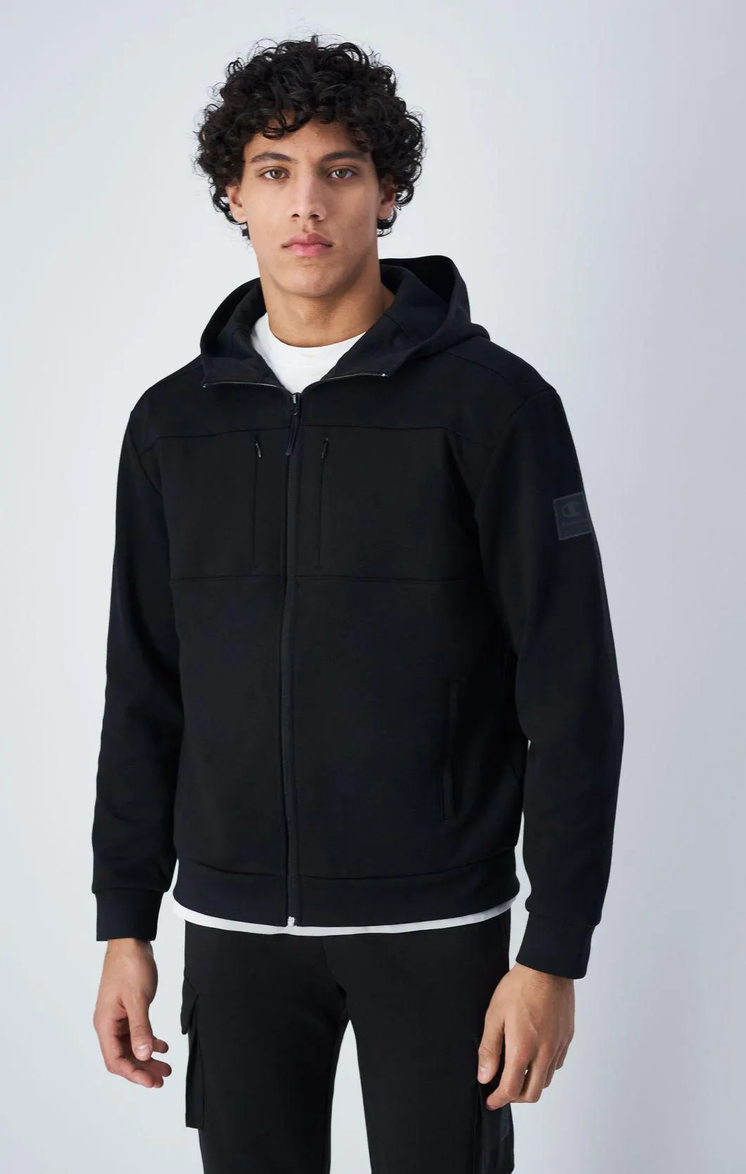 Sudadera técnica con capucha y cremallera