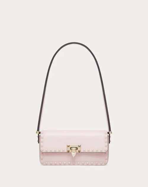 BOLSO DE HOMBRO ROCKSTUD23 MÁS ANCHO QUE ALTO DE CUERO DE BECERRO LISO