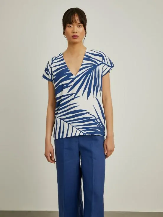 Blusa fluida con estampado de palmeras