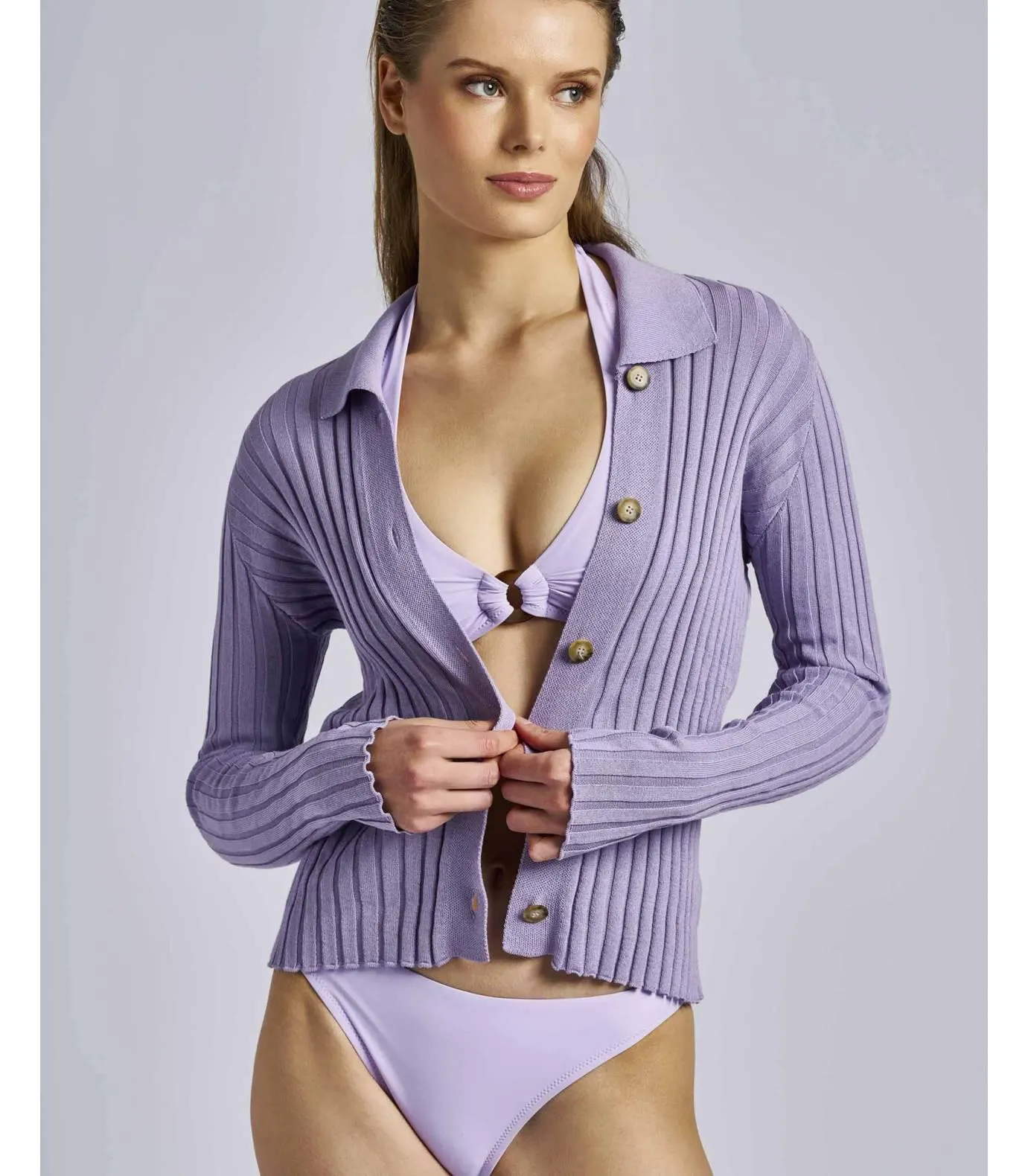 Cardigan corto de manga larga color lavanda