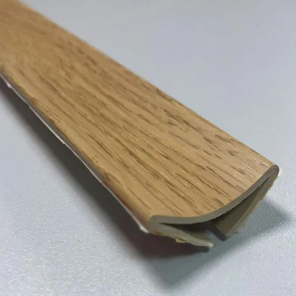 RINCONERA PVC ADHESIVA ROBLE T 2,8X1,6X260CM