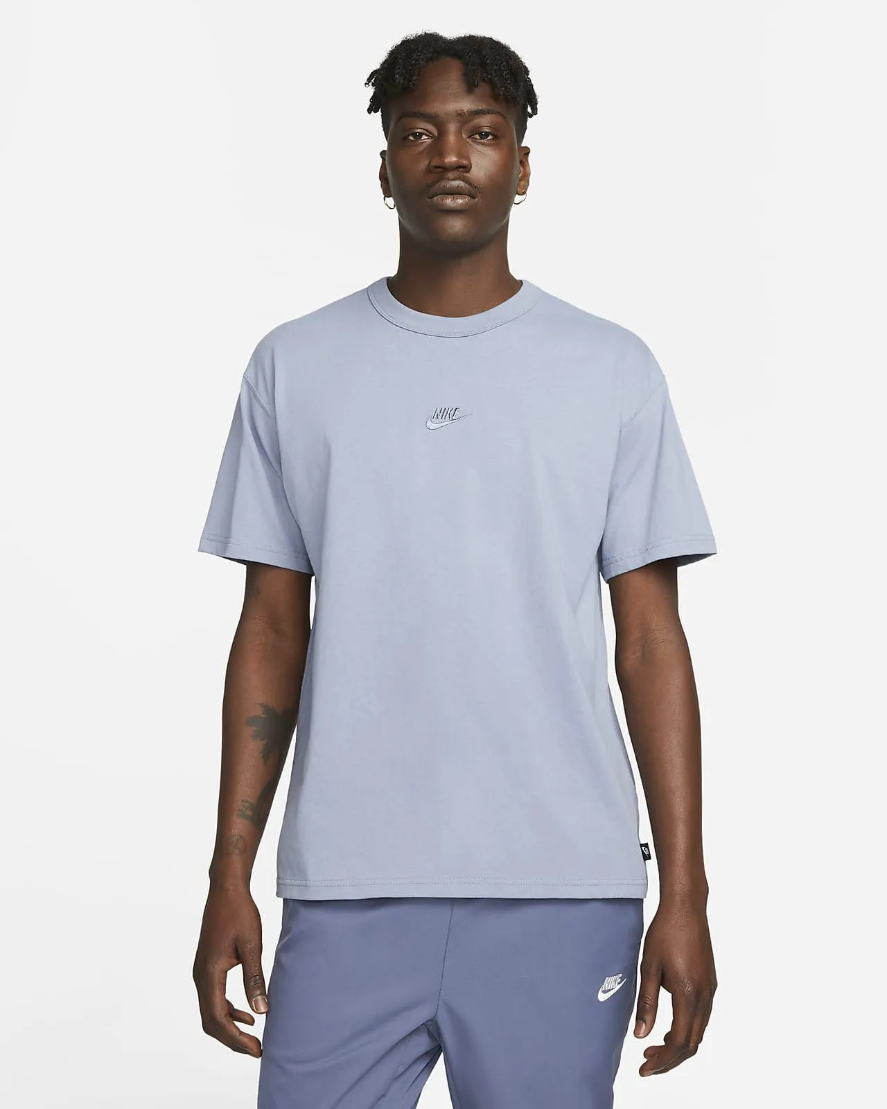 Nike Sportswear Premium Essentials