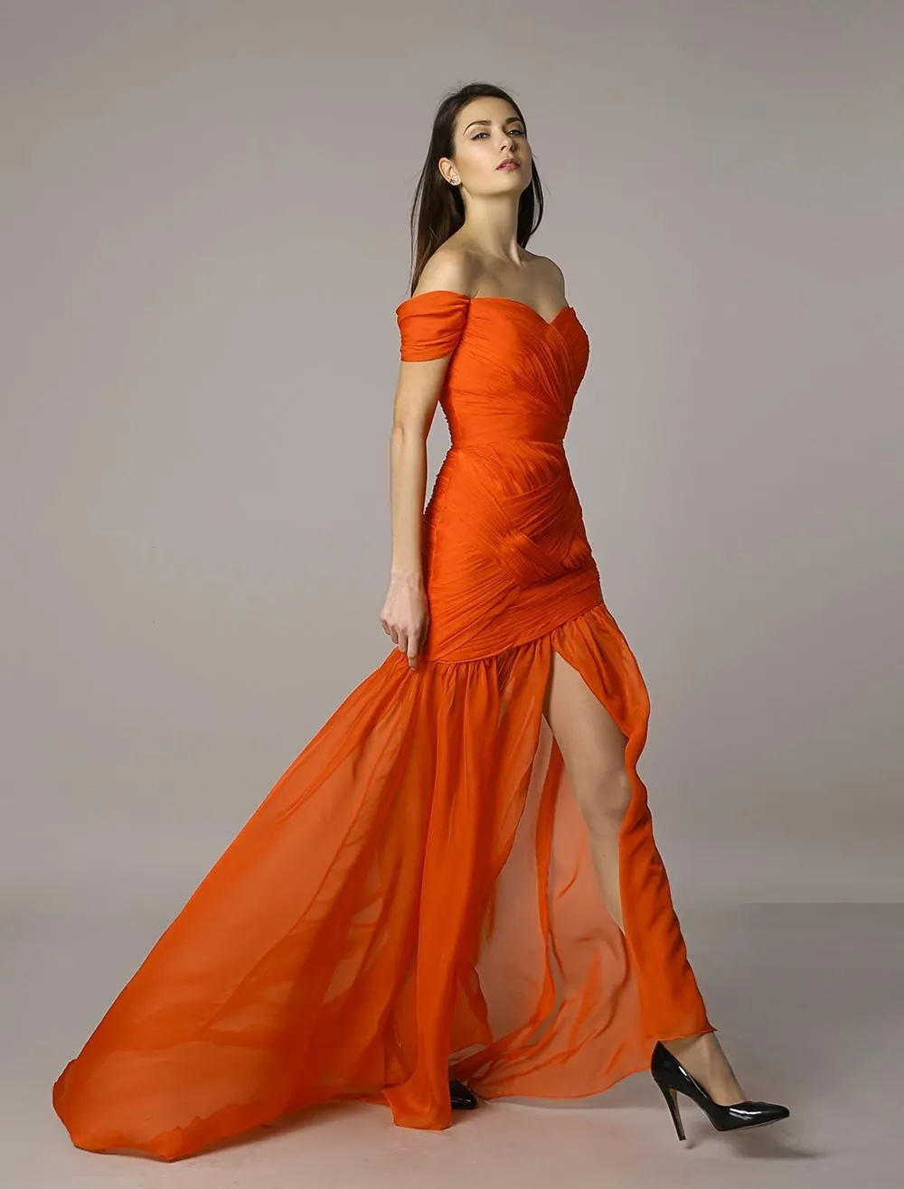 Vestidos de fiesta largos Alex Jones BAFTA rojo fuera del hombro fruncido vestido de sirena de gasa dividida