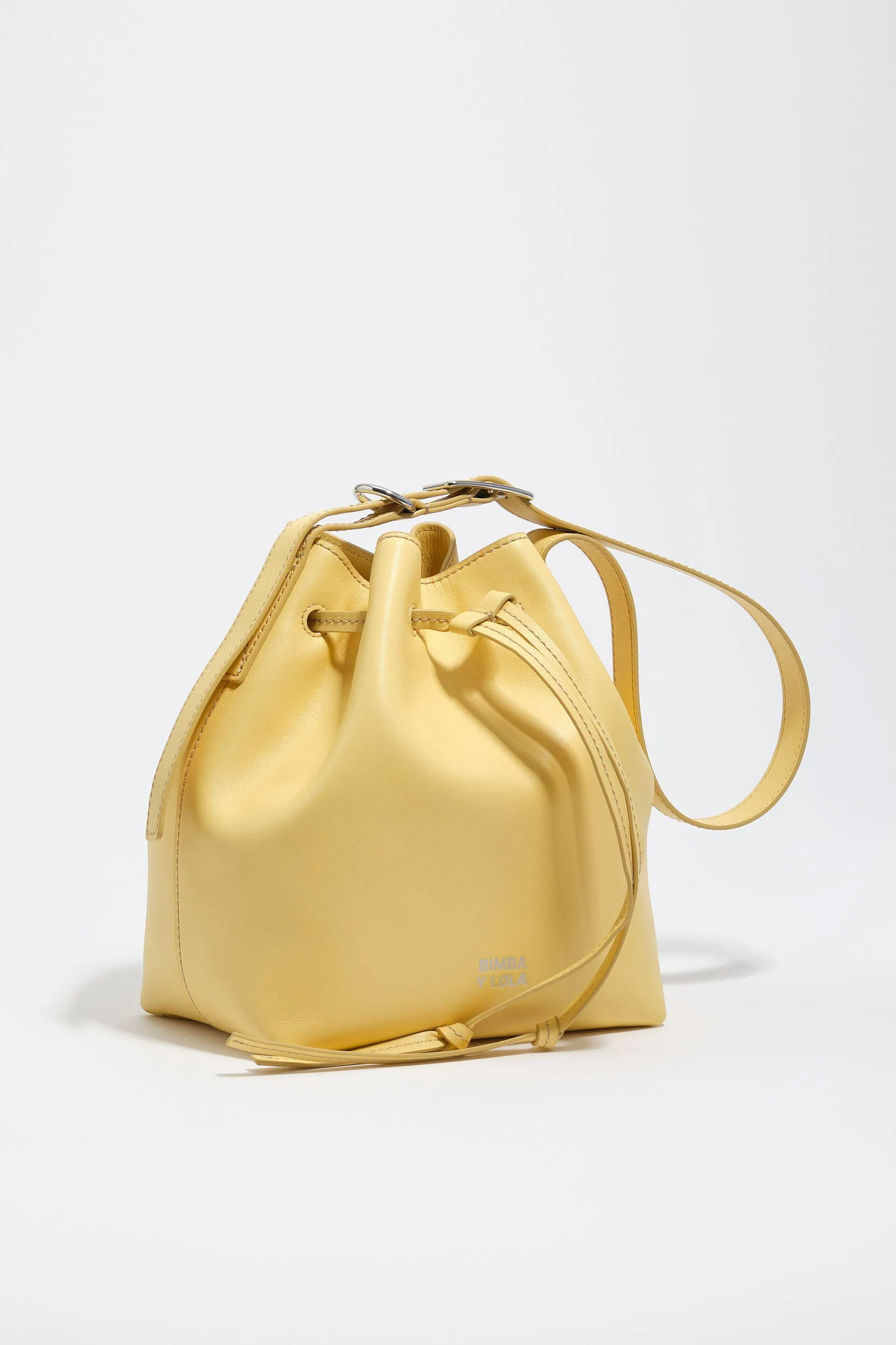 Bolso bucket Carlino grande piel banana