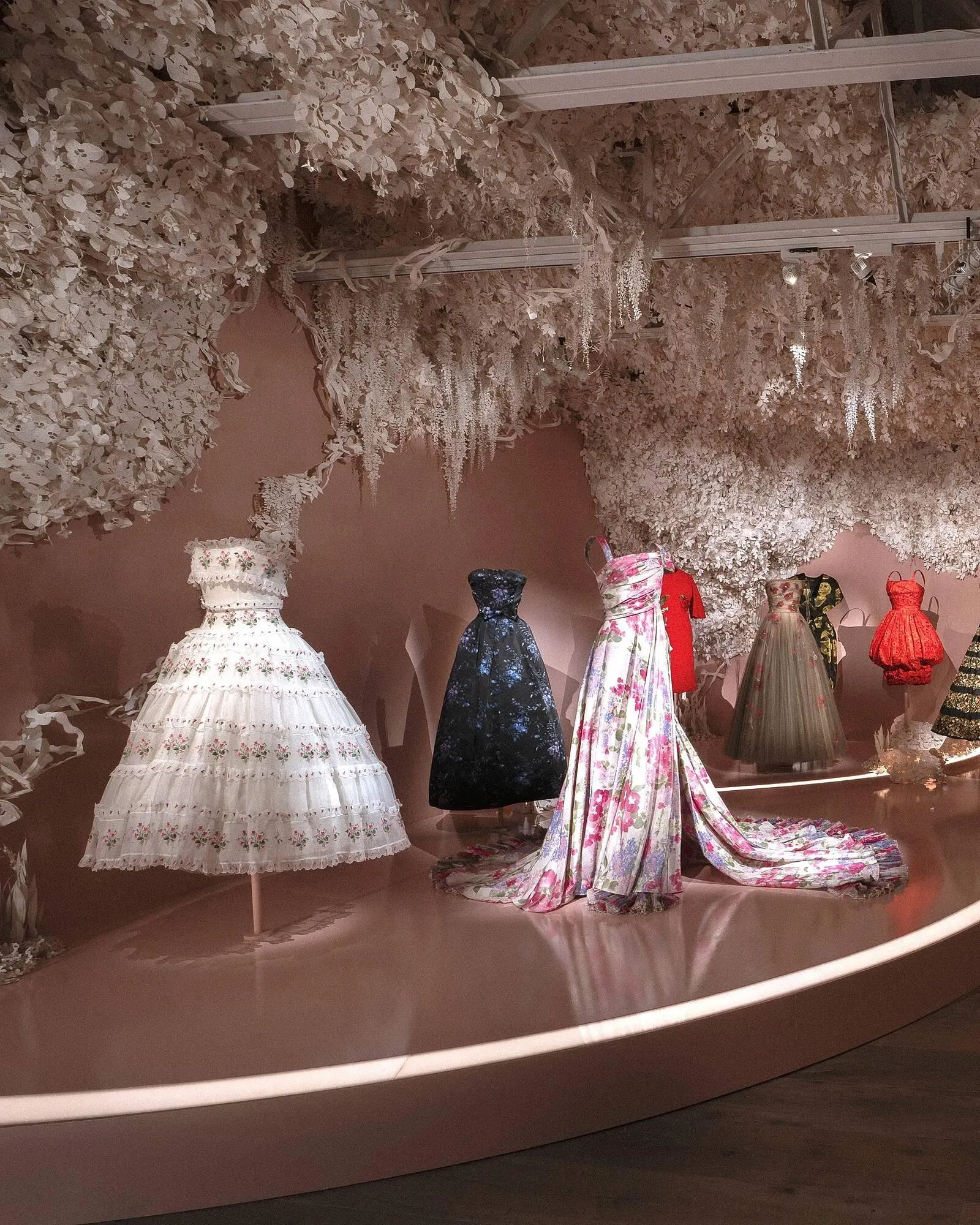 Catálogo de Folleto Dior 19 de abril al 6 de junio 2026 - Página 1