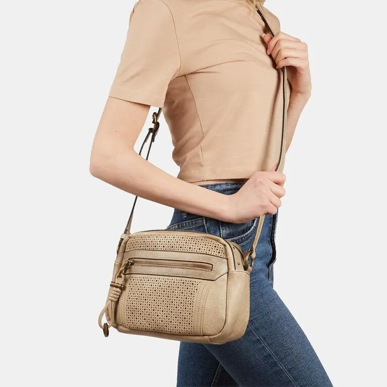 Bolso bandolera de mujer efecto piel perforada