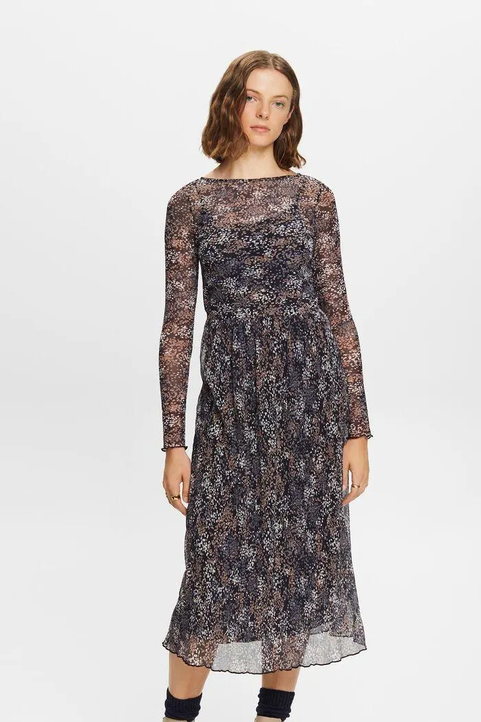 Vestido de malla con estampado y efecto plisado