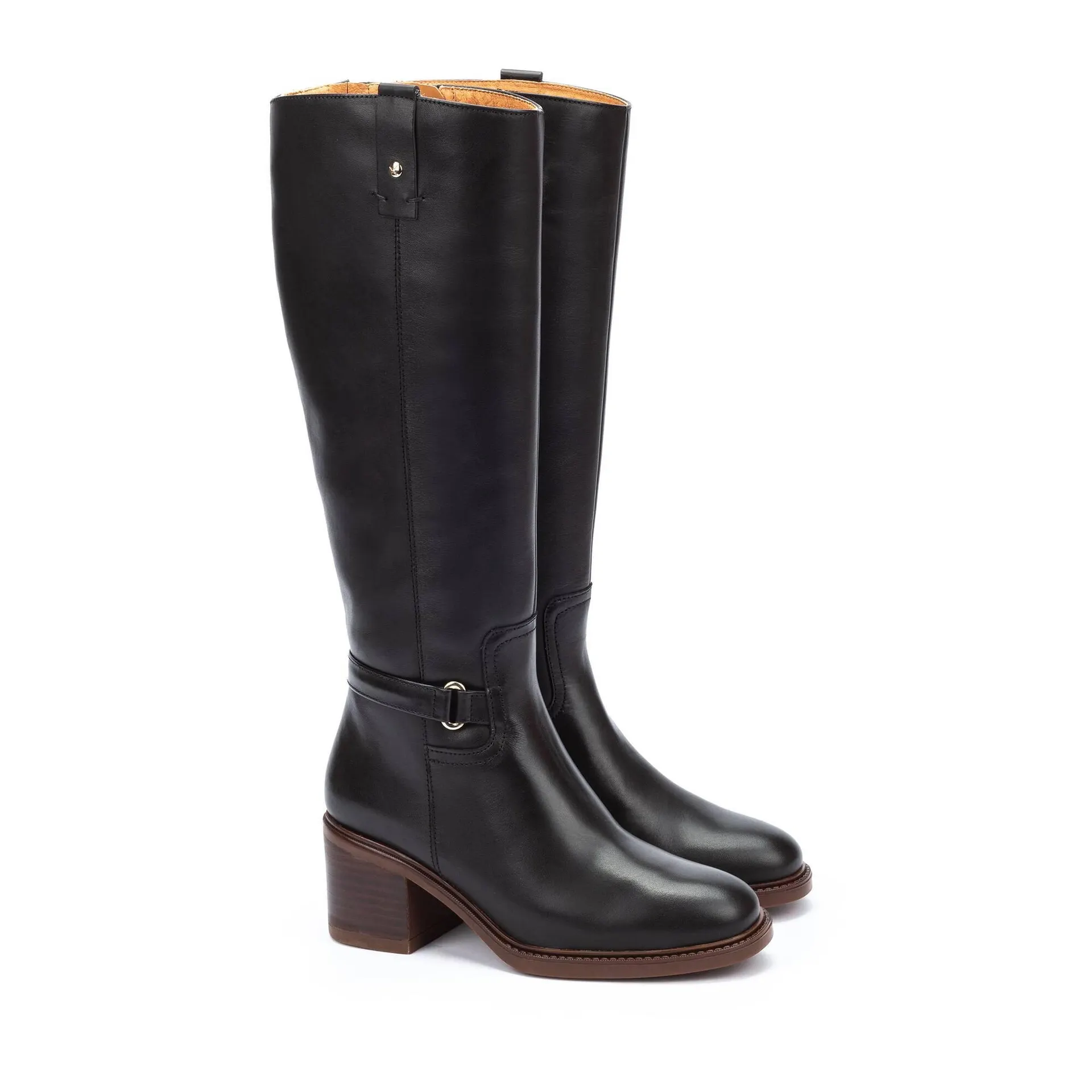 bota alta de mujer con tacón cuadrado