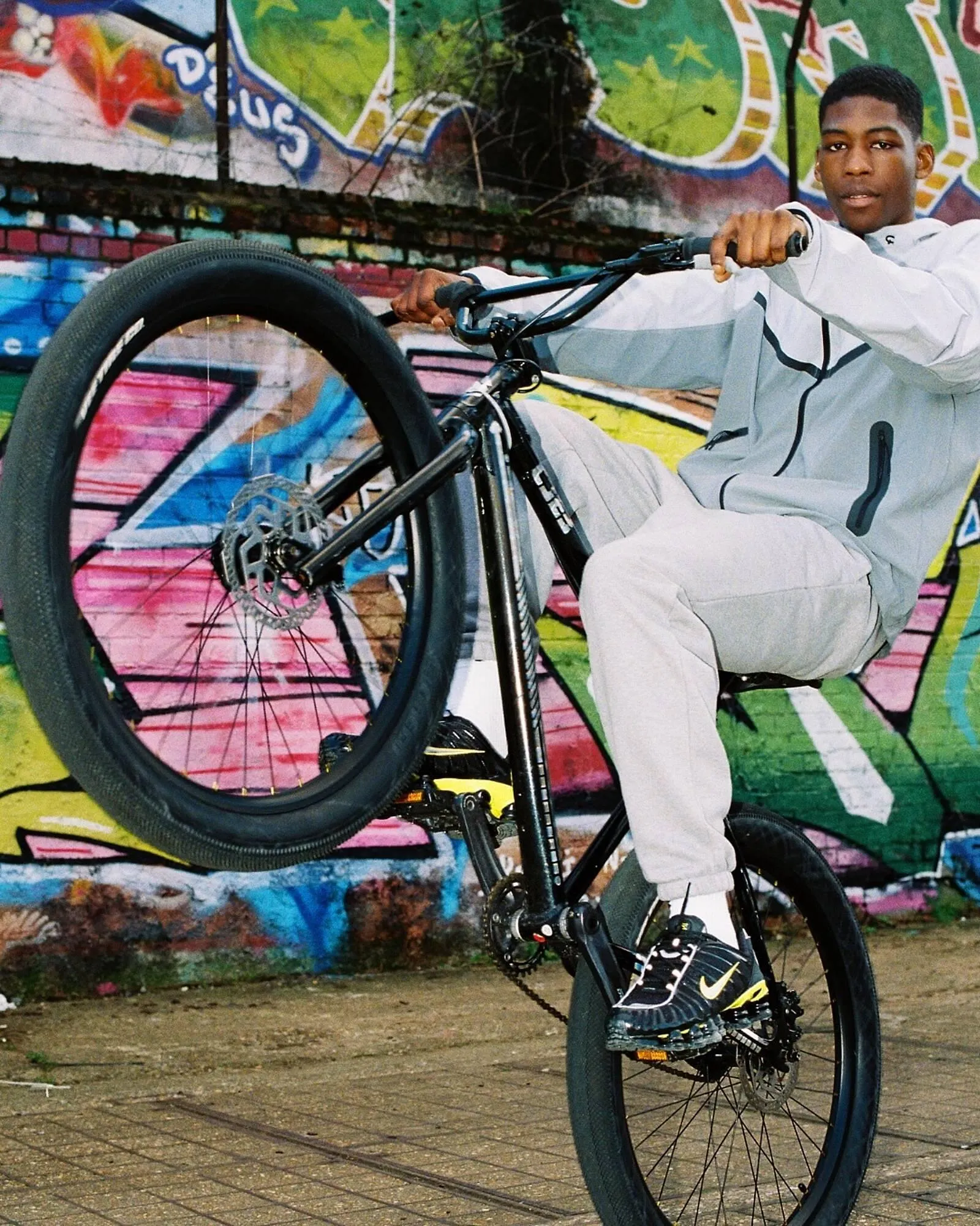 Catálogo de Folleto Foot Locker 11 de marzo al 10 de mayo 2025 - Página 5