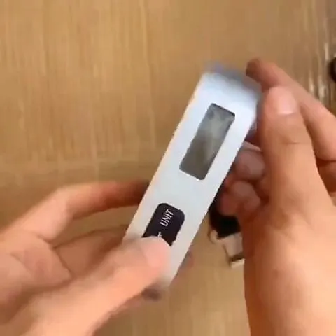 Báscula colgante de equipaje de mano digital de 110 lb/50 kg con pantalla LCD retroiluminada