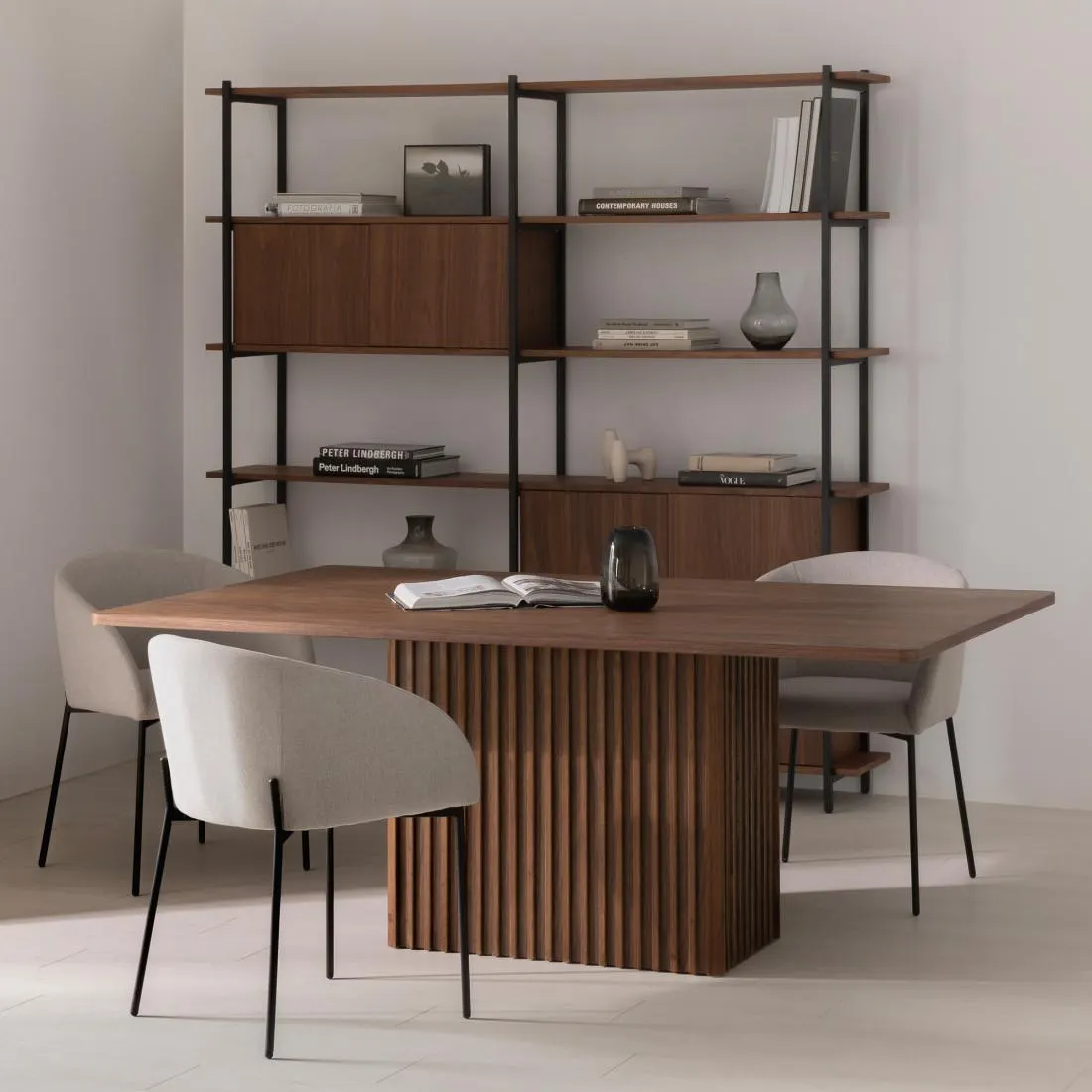 Mesa de comedor rectangular de chapa de nogal y madera maciza 180