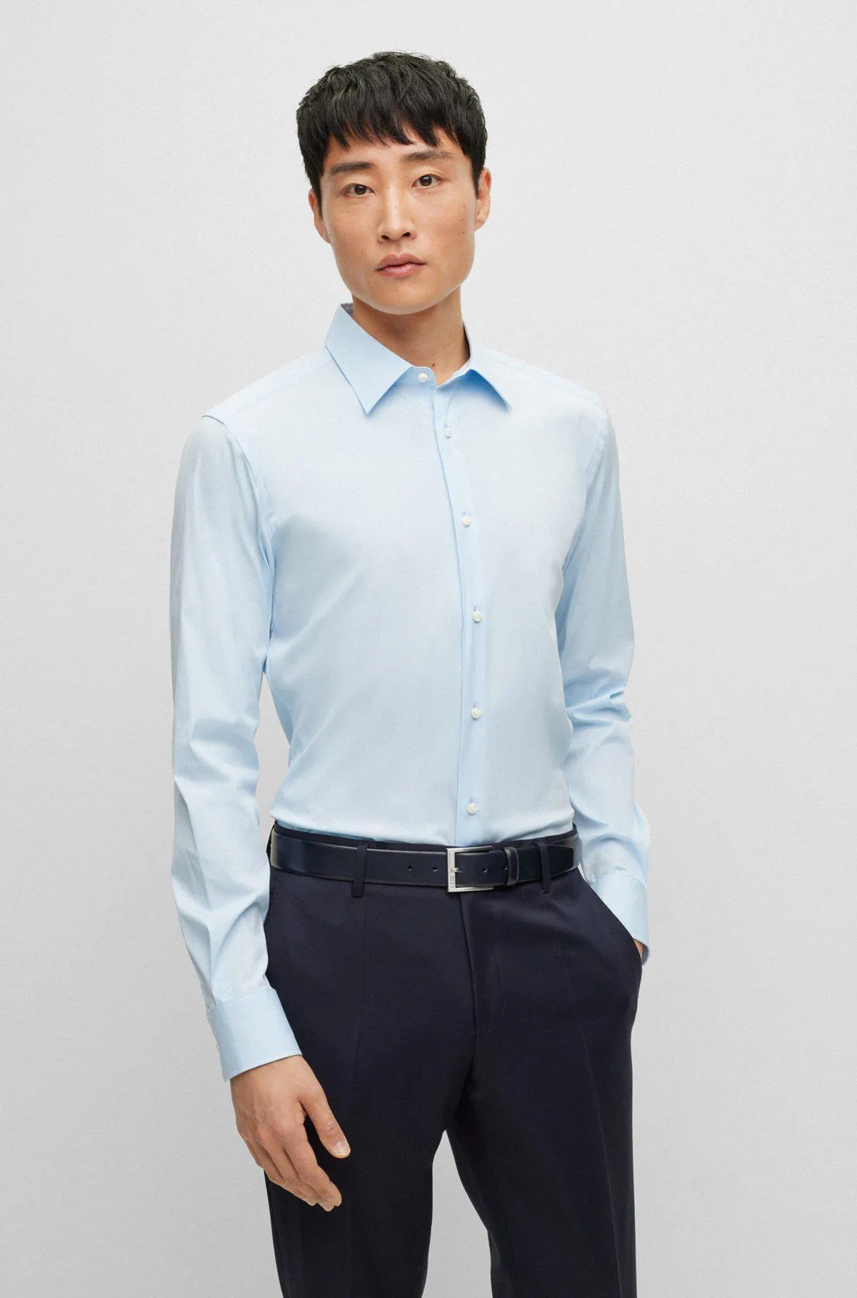 Camisa slim fit de popelín con elástico