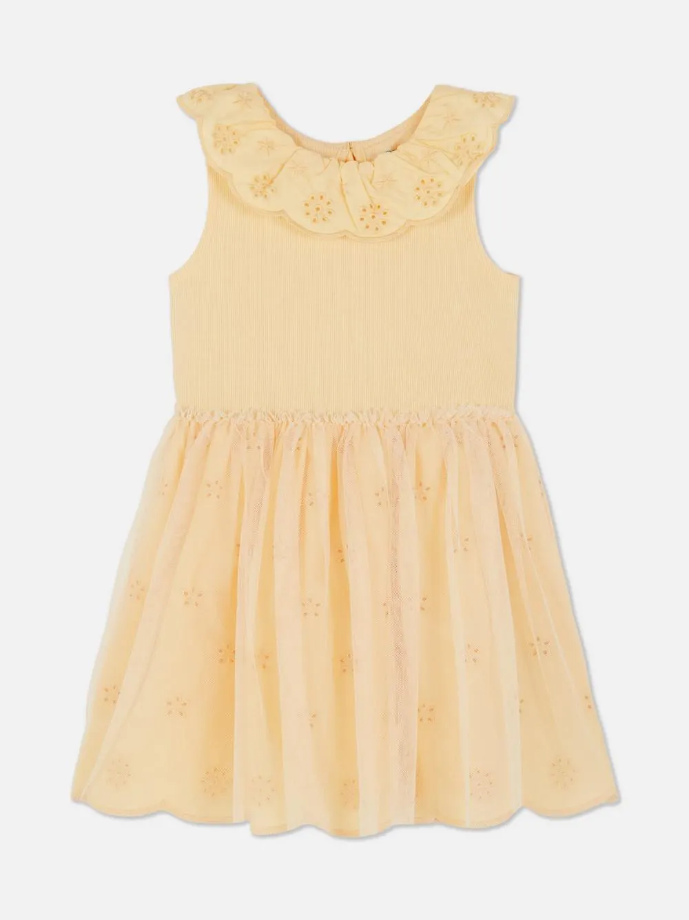 Vestido con bordado inglés, cuello y tutú