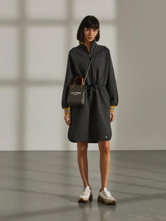 Vestido de punto con cintura ajustable