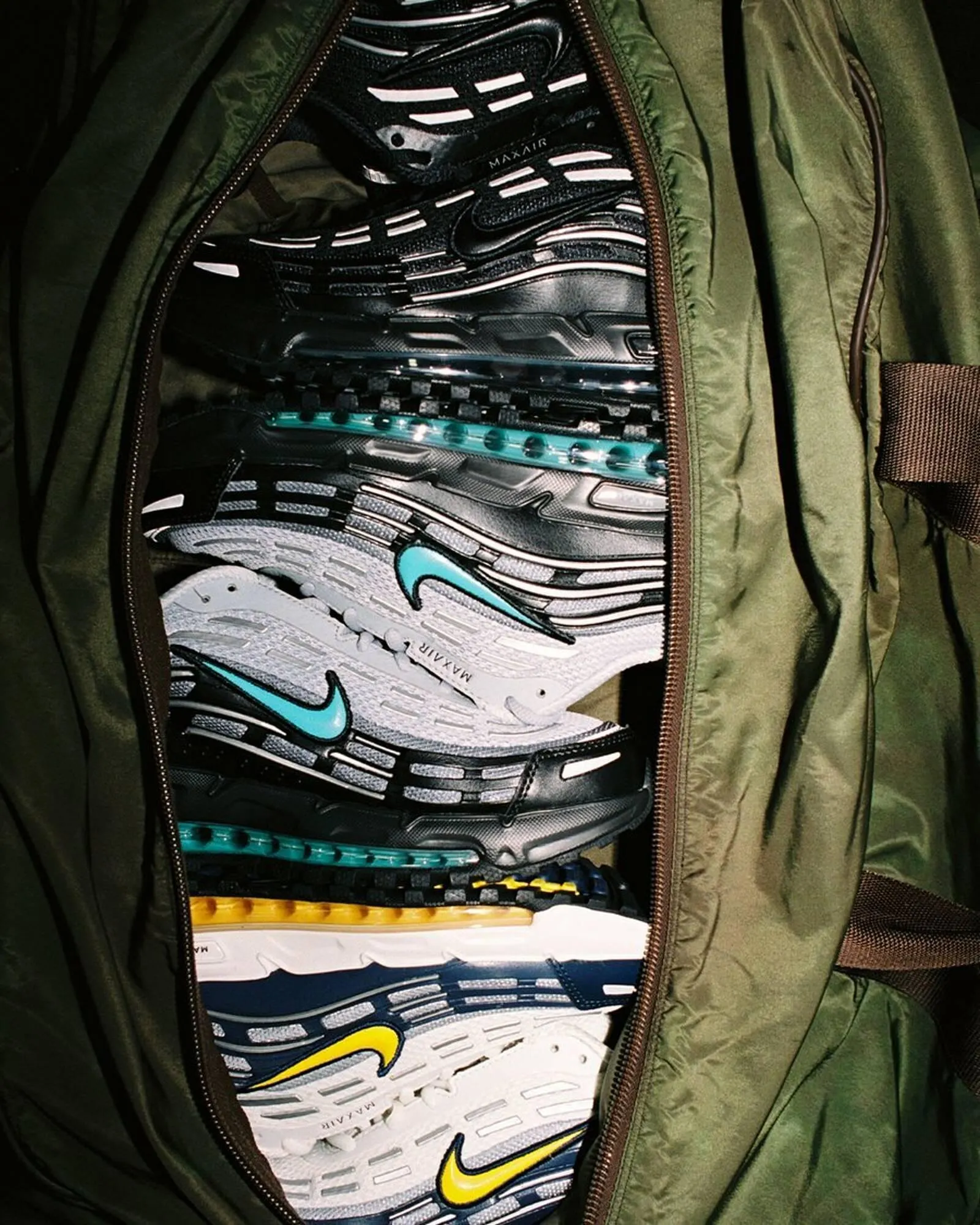 Catálogo de Folleto Foot Locker 10 de abril al 7 de junio 2025 - Página 2