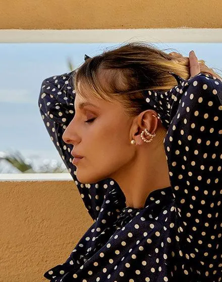 Pendiente Earcuff Kéa dorado con perlas redondas