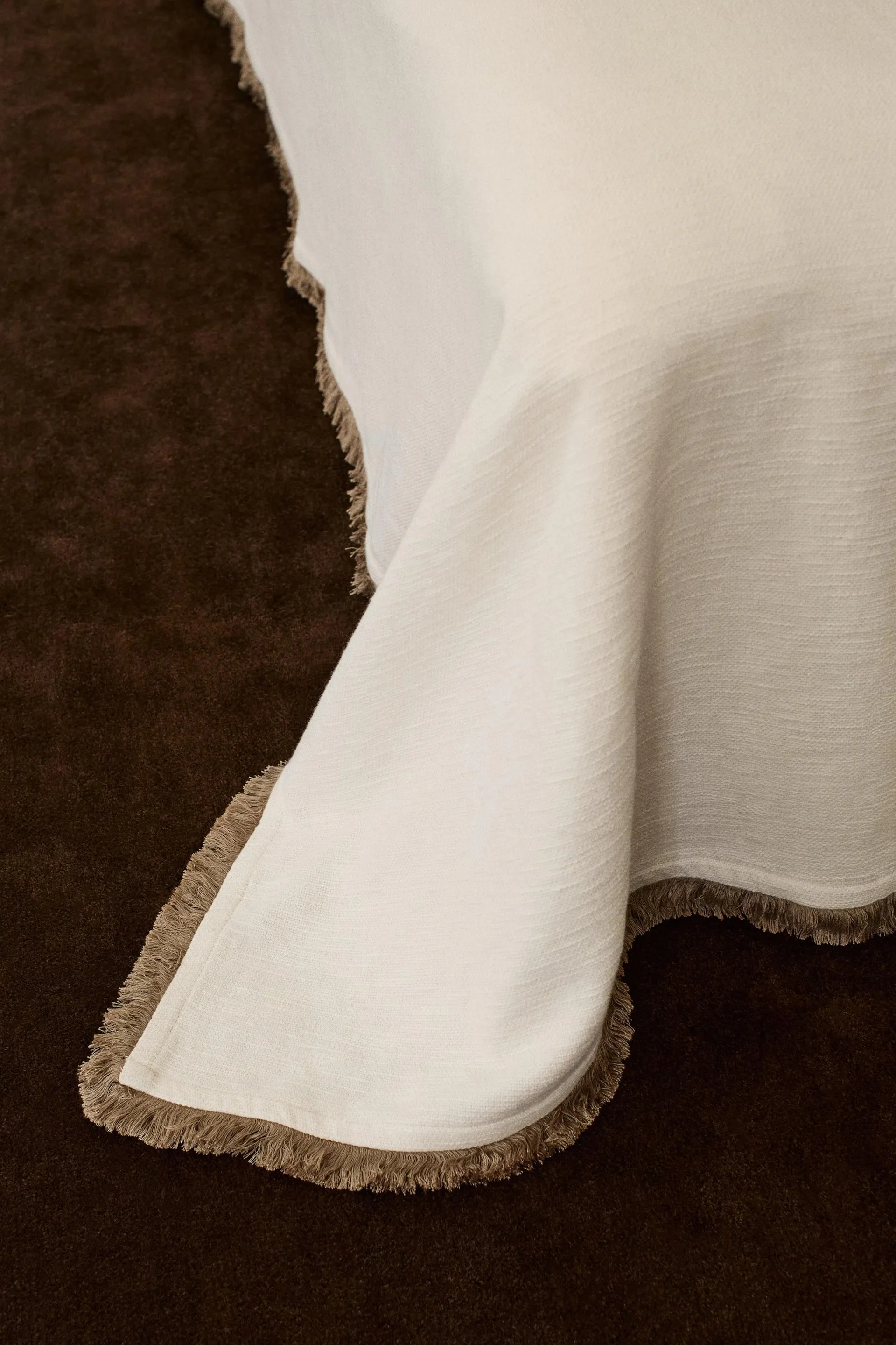 Cubrecama con flecos