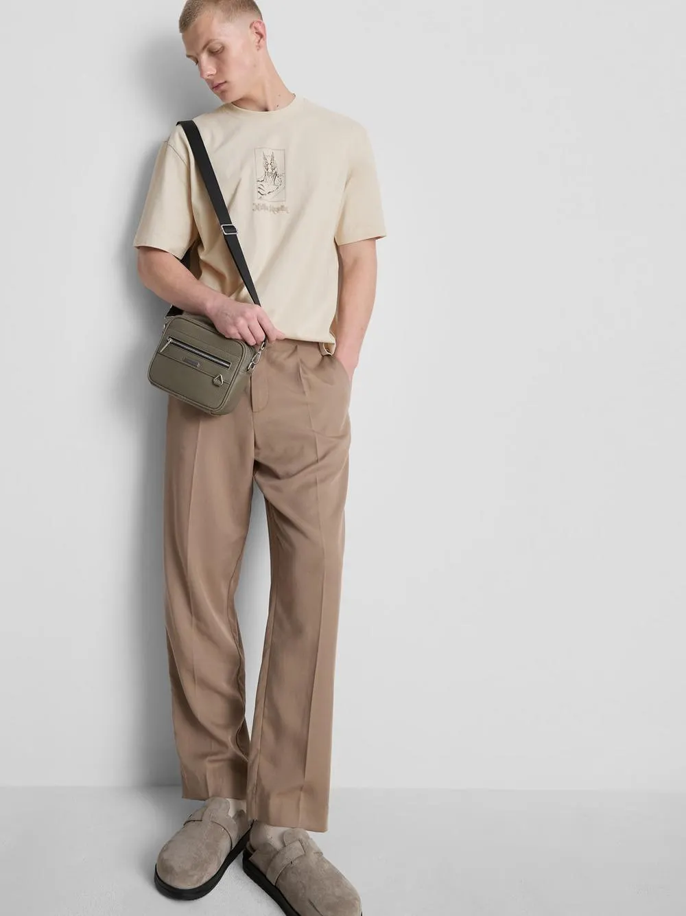 Camiseta con estampado gráfico de Jujutsu Kaisen