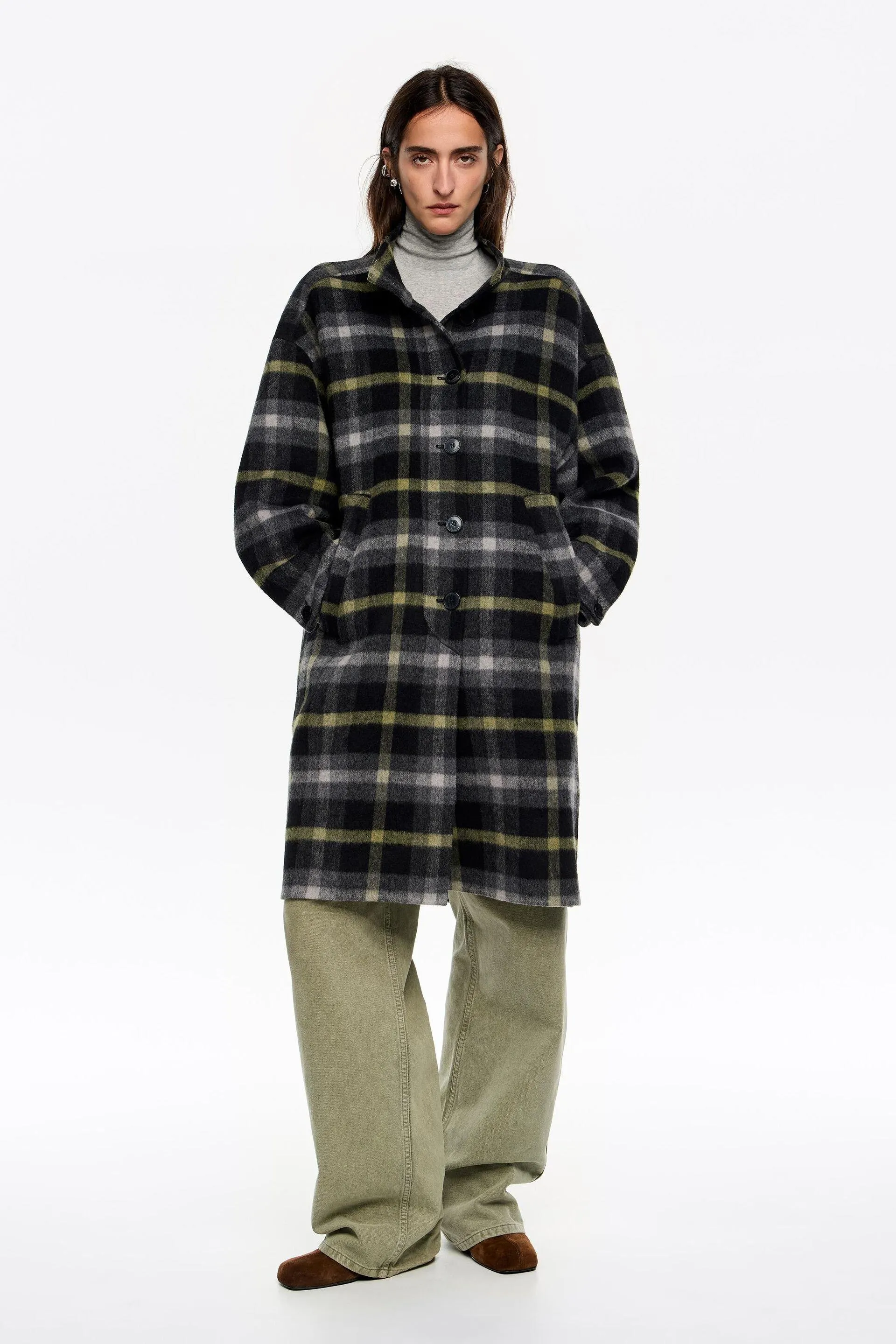 Abrigo doble faz cuadros negros