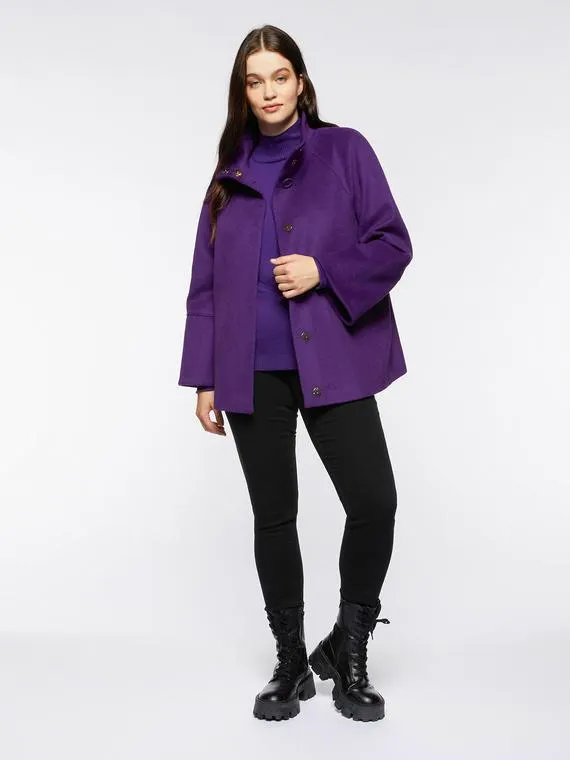 Abrigo corto de línea en A