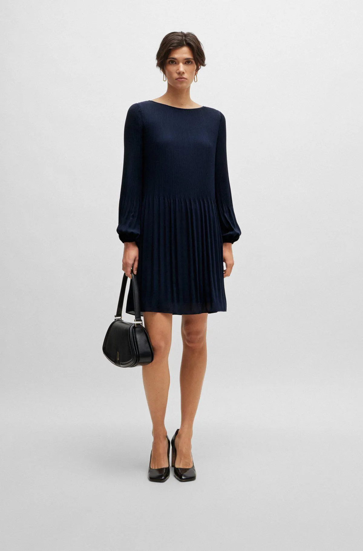 Vestido de manga comprida em tecido leve