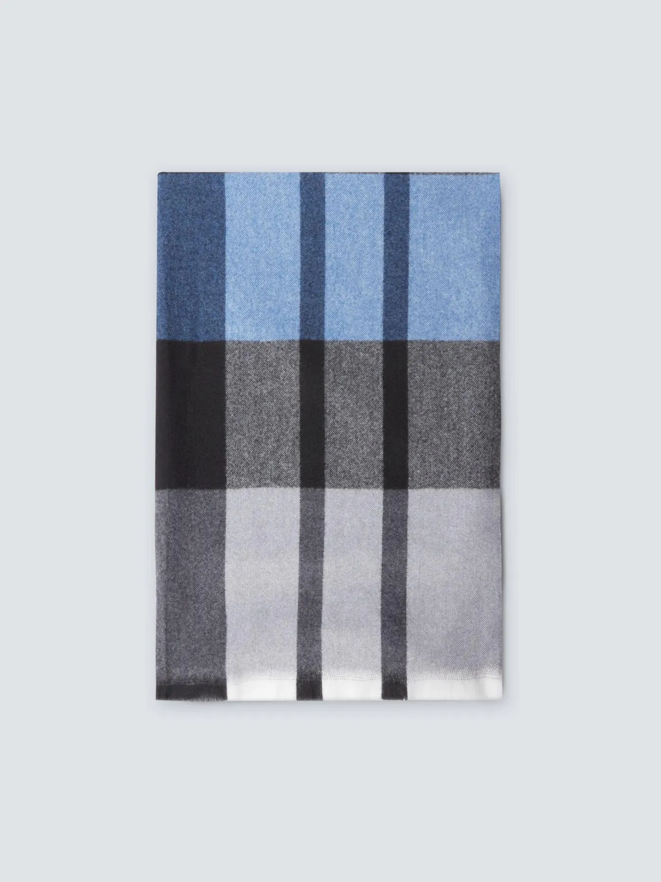 Bufanda de cuadros en tonos azules