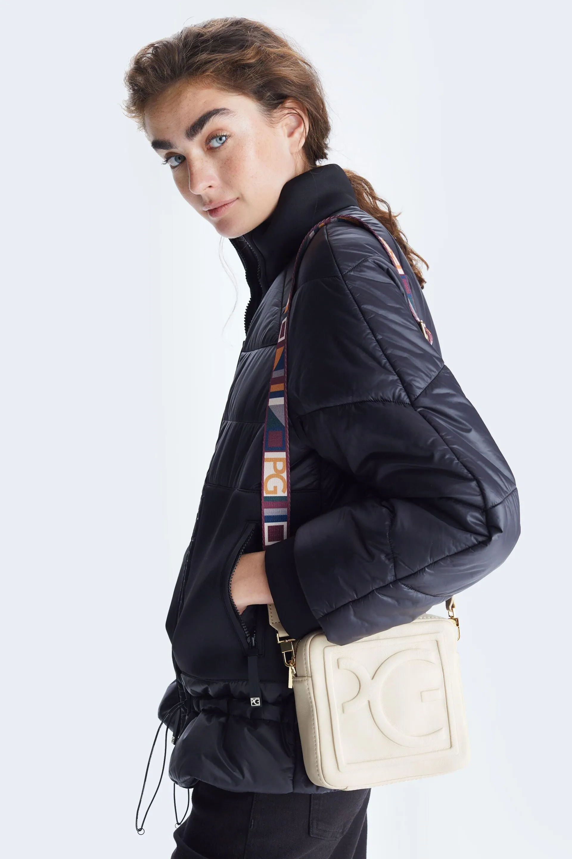 Chaquetón cocoon neopreno y nylon