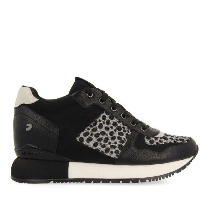 BAGRE WOMEN'S ZERO WASTE BLACK SNEAKERS WITH INNER WEDGES