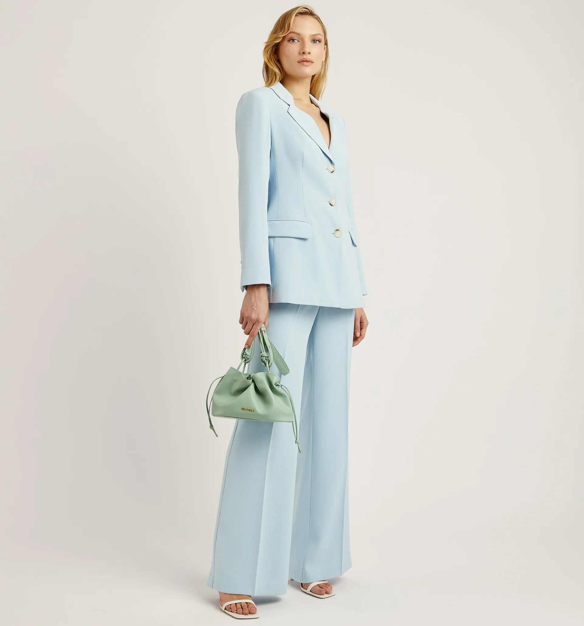 Americana tres botones