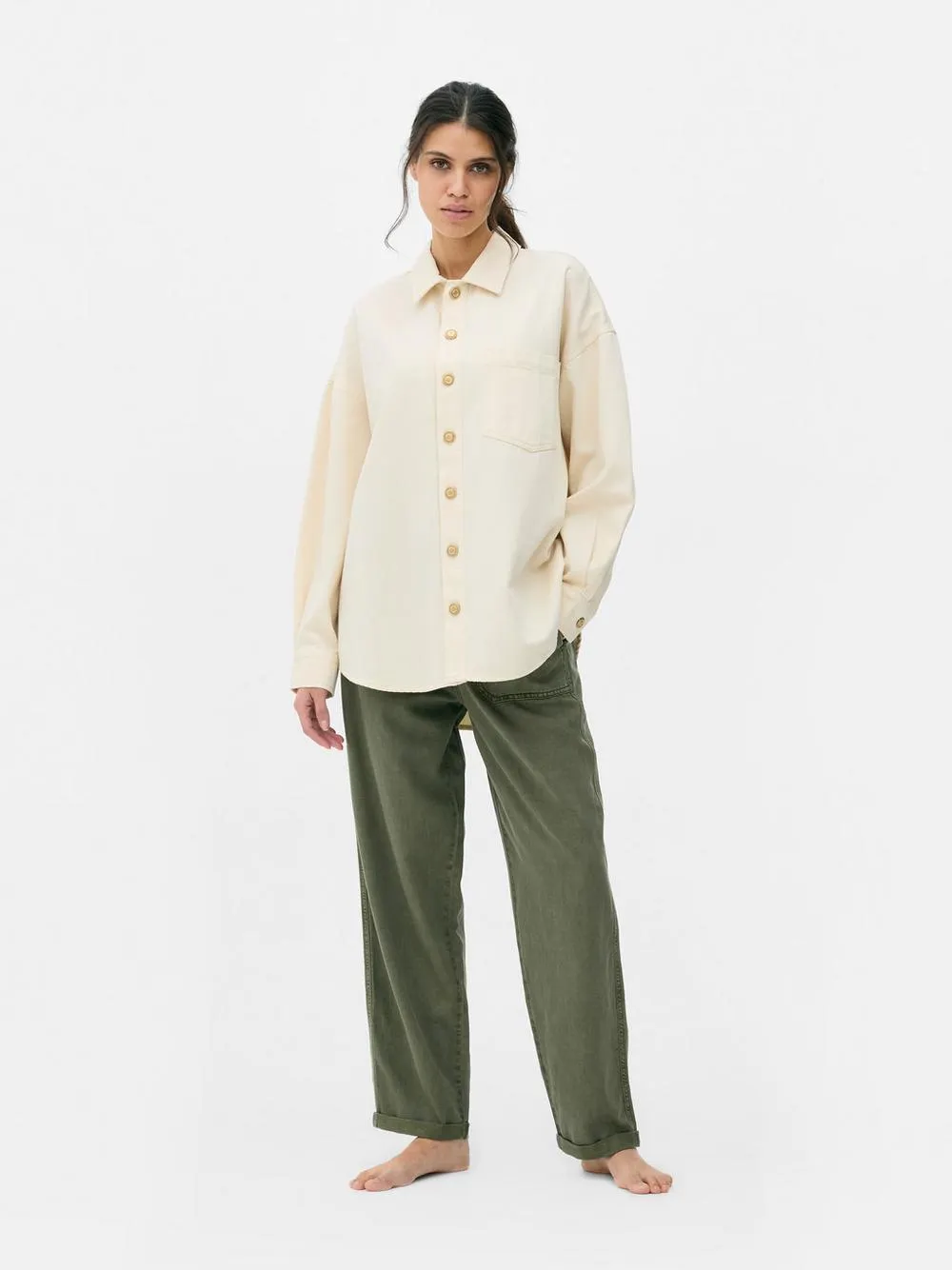 Camisa vaquera con botones de Paula Echevarría