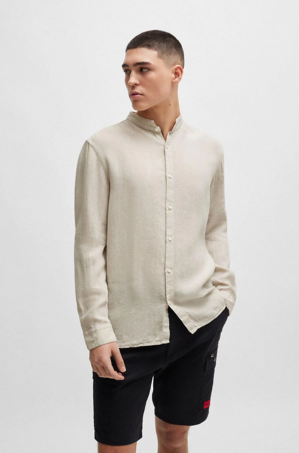 Camisa slim fit de lino puro con cuello mao