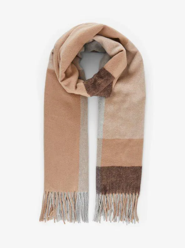 Bufanda de lana suave con flecos