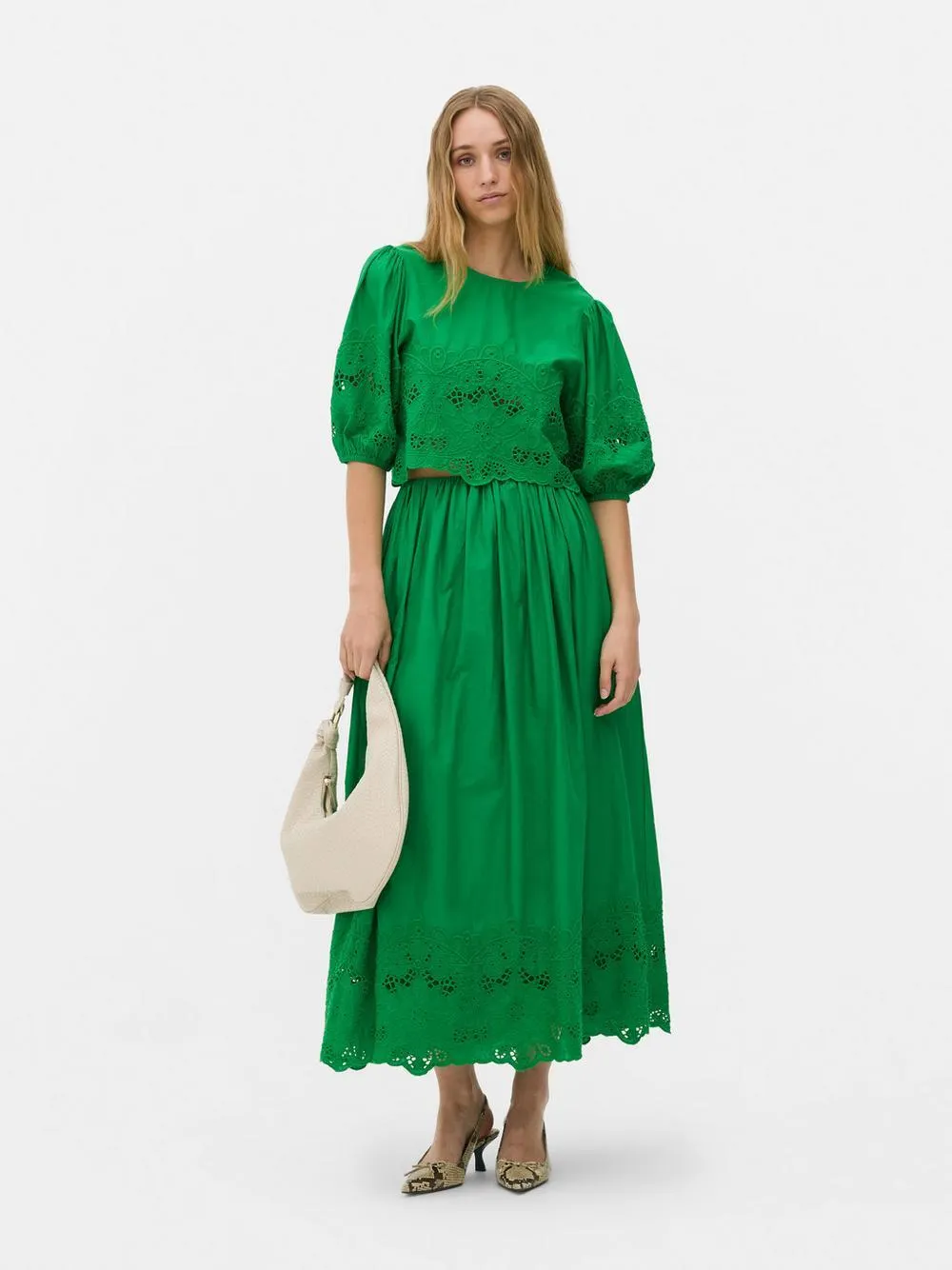 Blusa troquelada con manga abombada