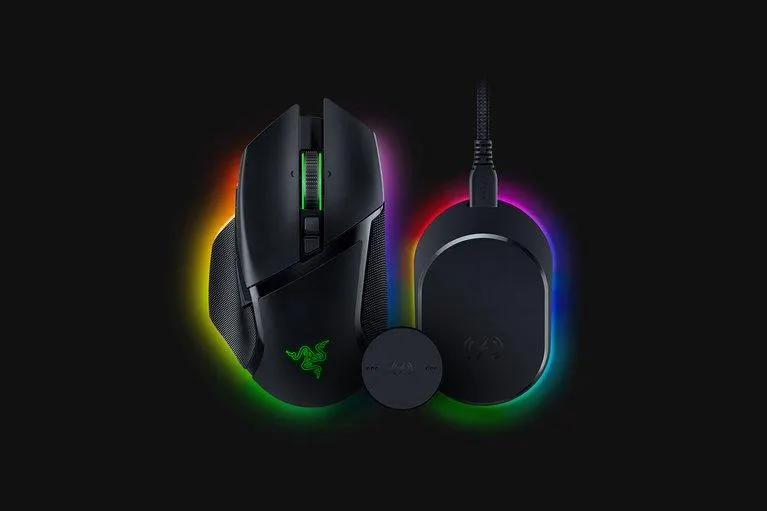 Razer Basilisk V3 Pro + Mouse Dock Pro Bundle