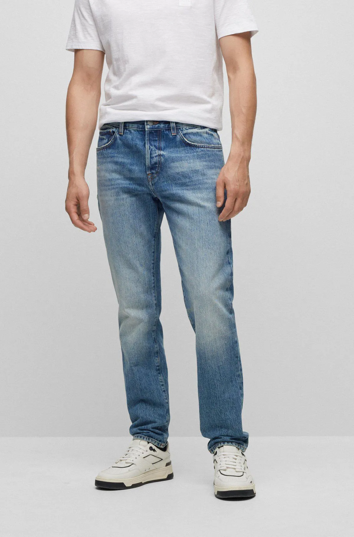 Vaqueros regular fit de denim rígido azul completamente reciclables