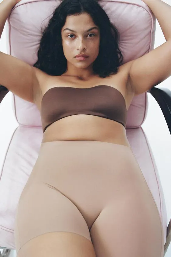 SHORTS ESPALDA ESCOTADA MOLDEADOR