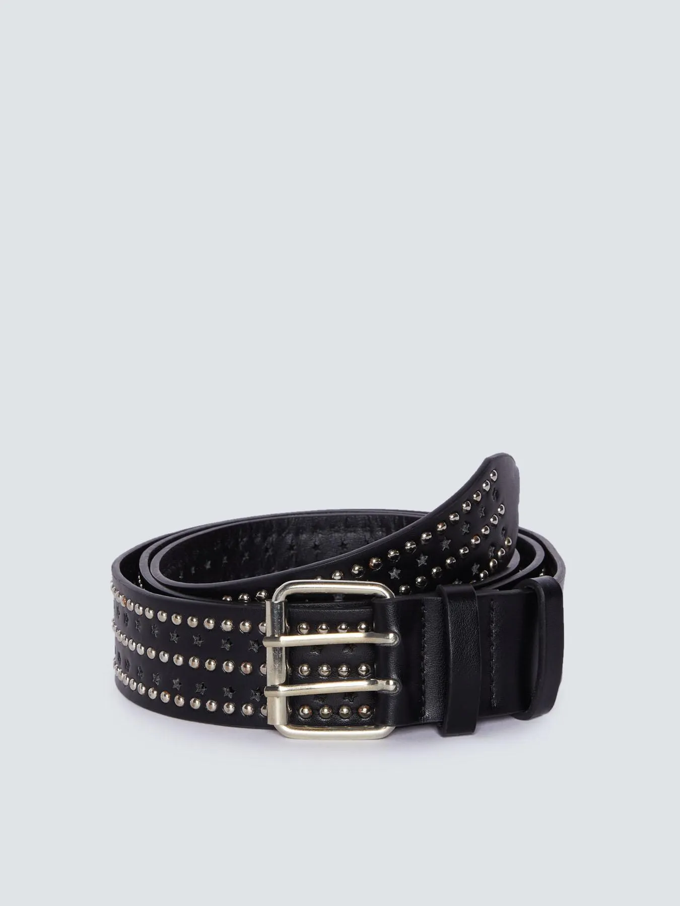 Cinturón con pequeños tachuelas