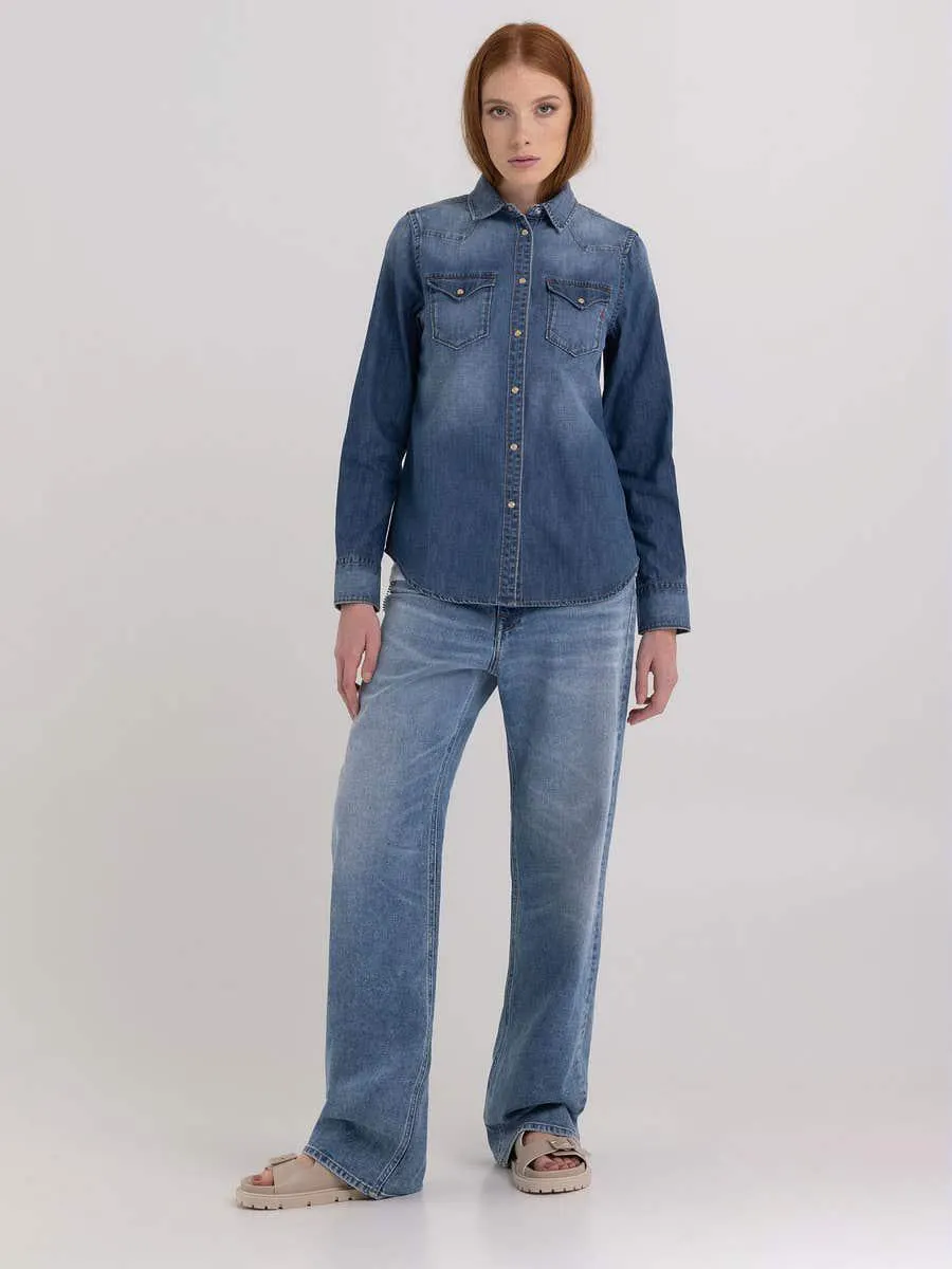 Camisa de corte slim con bolsillos