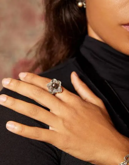 Anillo de perla Tahití Peregrina en flor