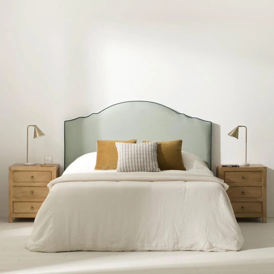 Cabecero tapizado 150/160 menta ribete aguamarina