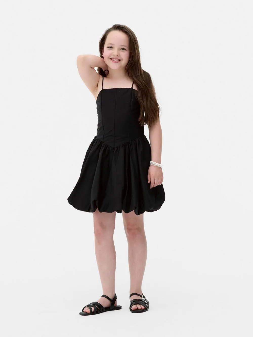 Vestido corto con bajo abullonado