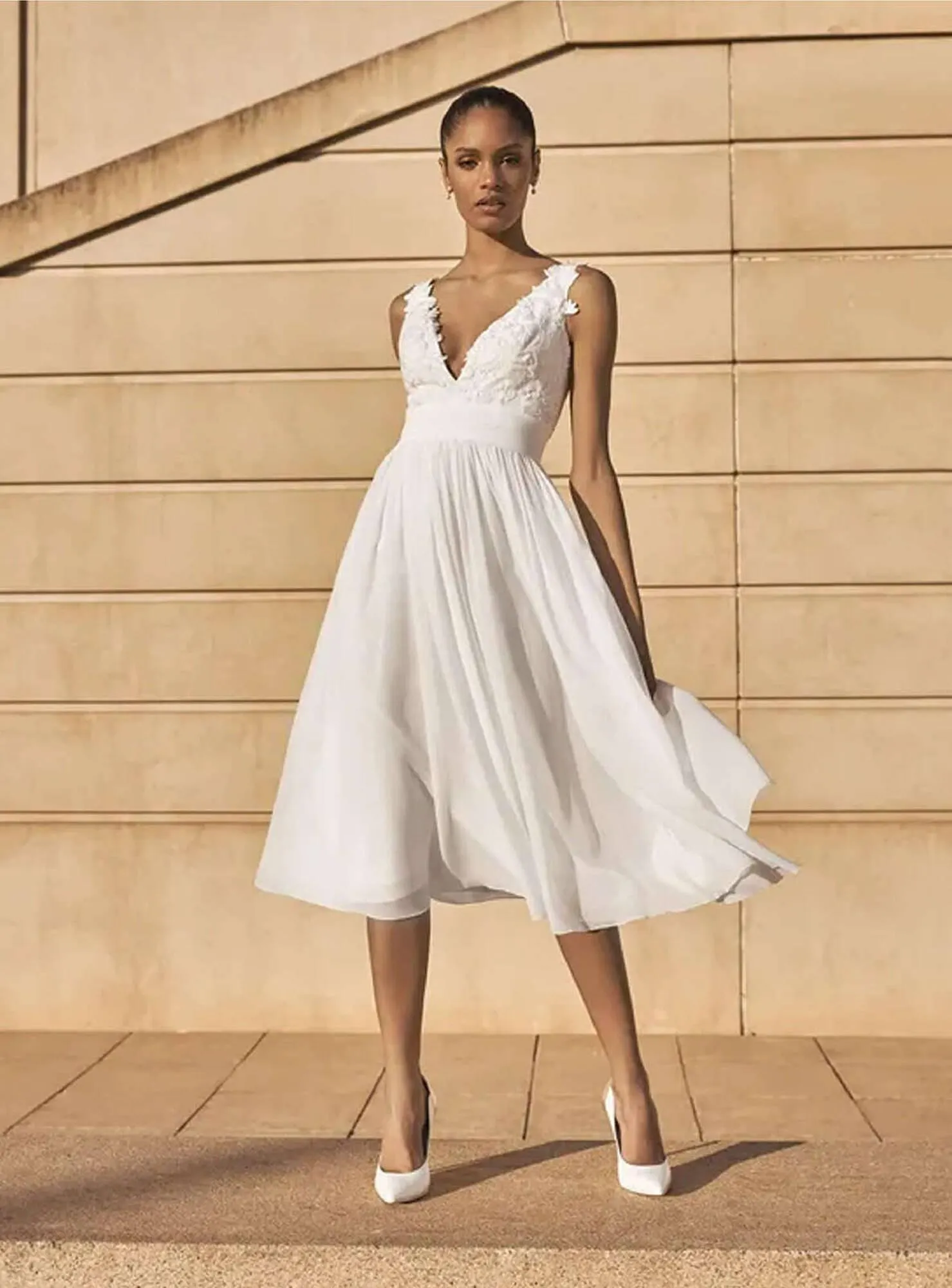 Catálogo de Folleto Pronovias 1 de mayo al 5 de abril 2024 - Página 2