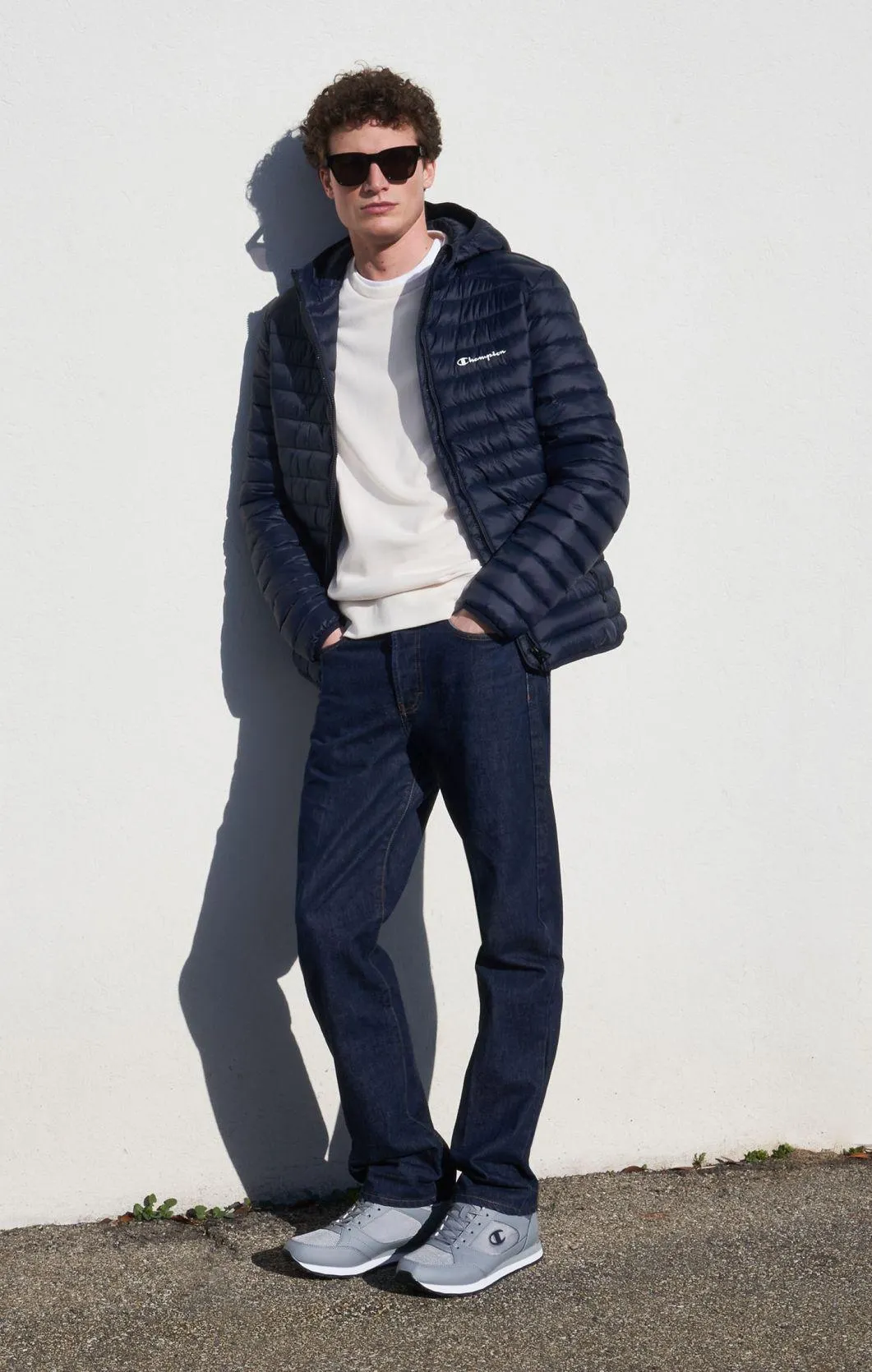 Chaqueta acolchada con capucha con logotipo Champion