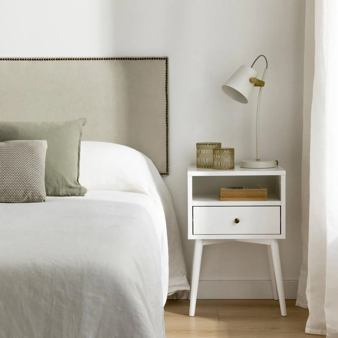 Mesita de noche blanca 1 cajón