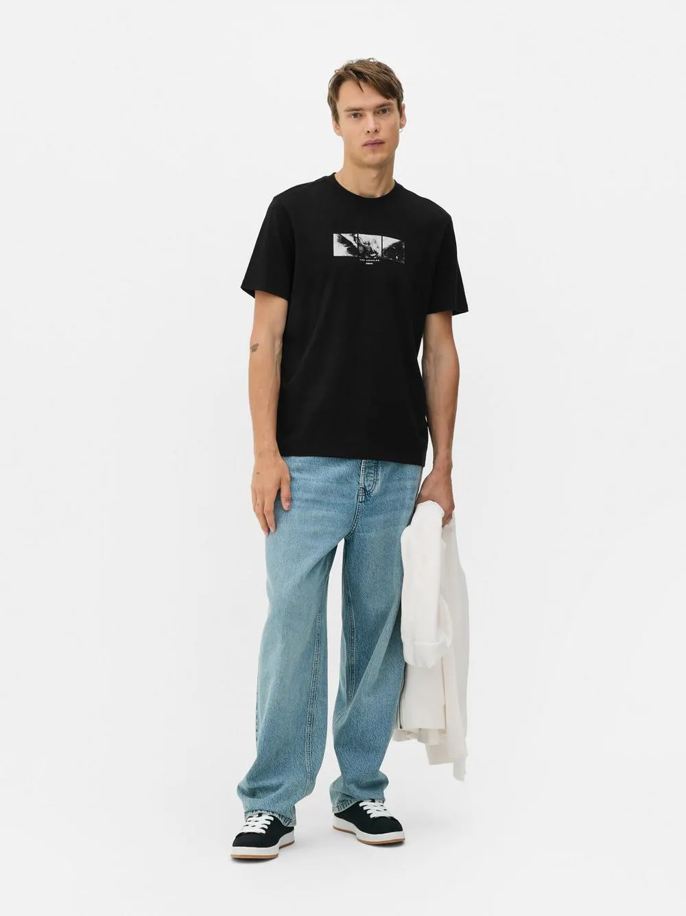 Camiseta con estampado gráfico de ángel