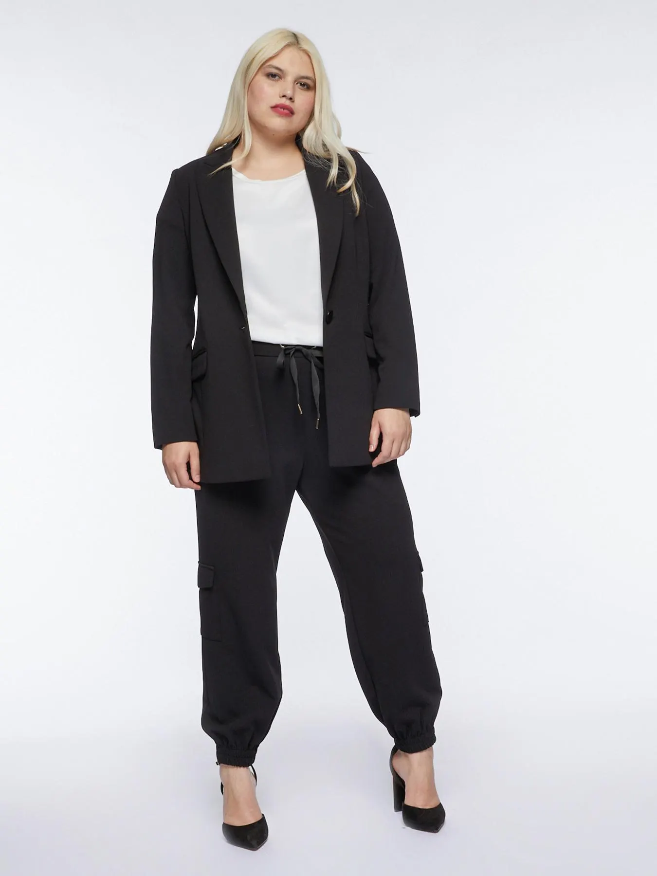 Pantalones cargo de crepé