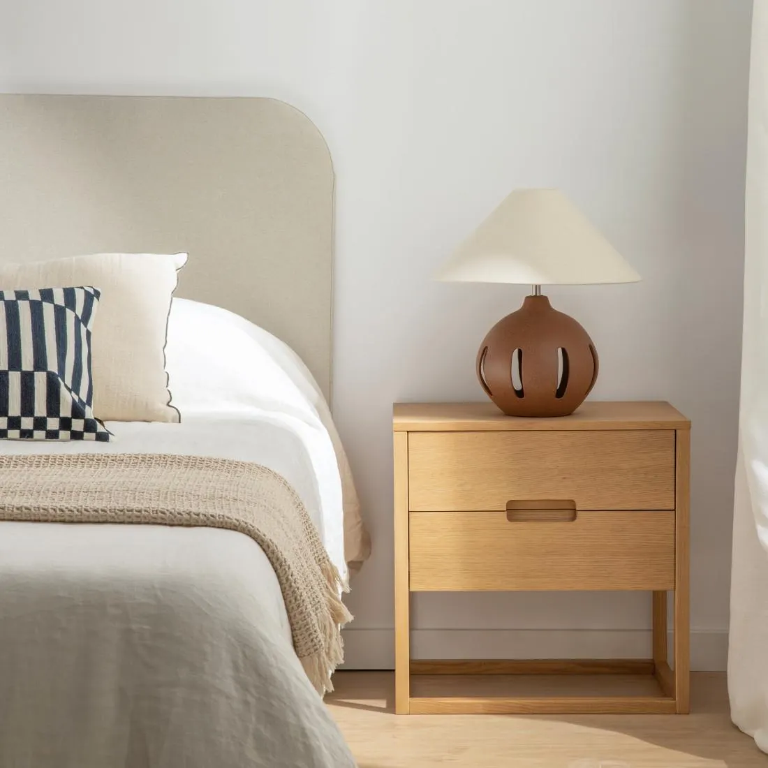 Mesita de noche de chapa de roble 2 cajones