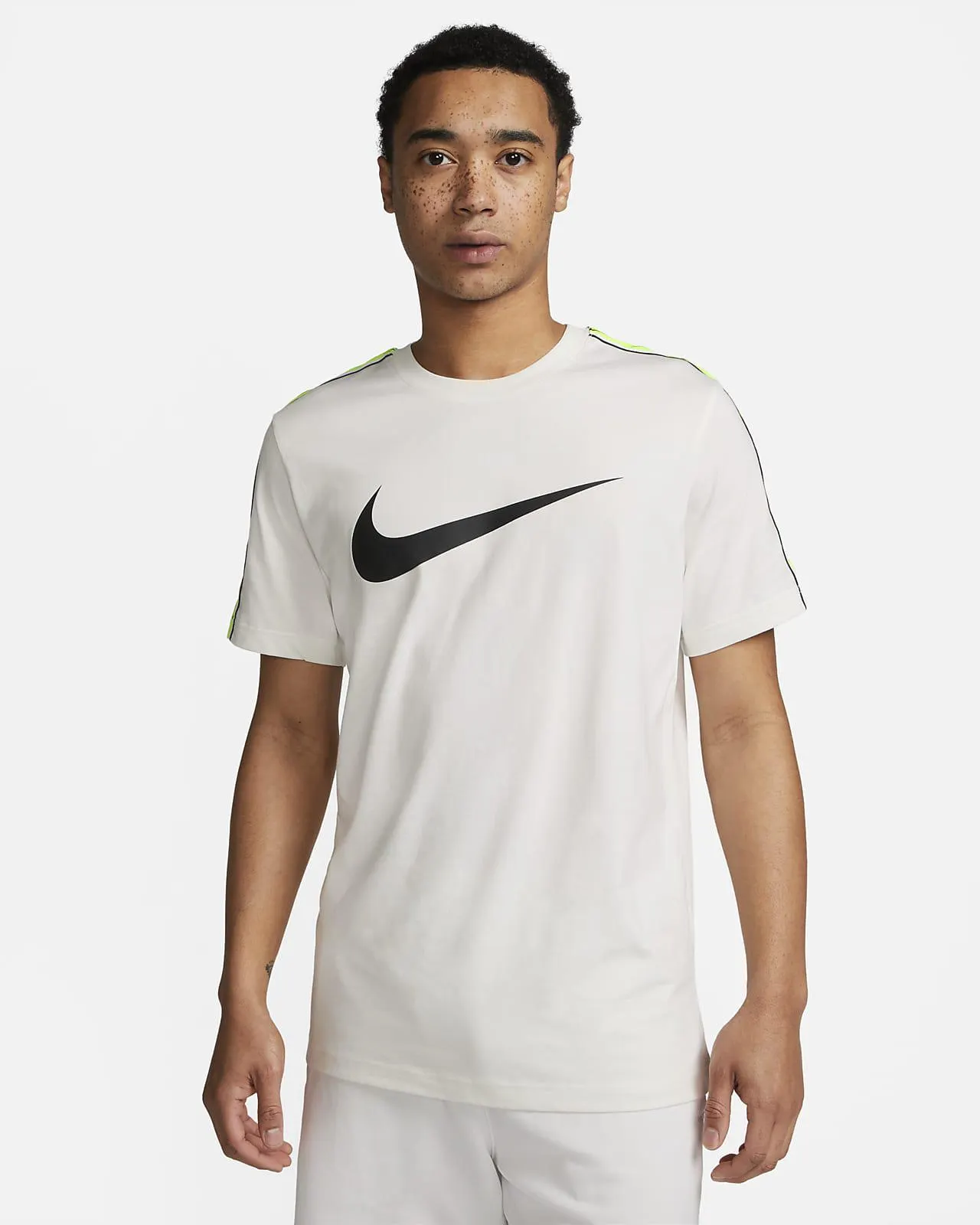 Nike Sportswear Repeat