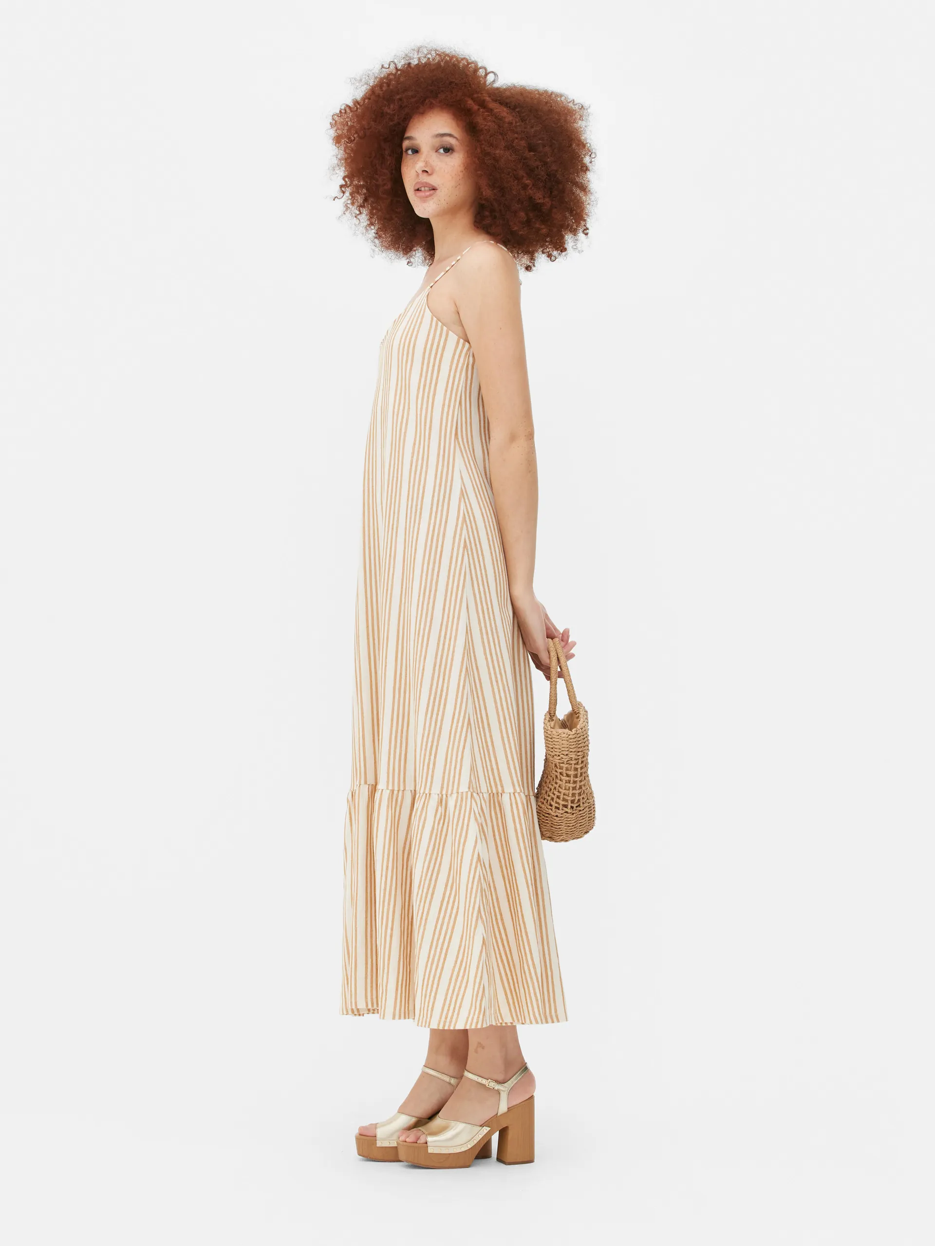 Vestido largo a rayas con tirantes