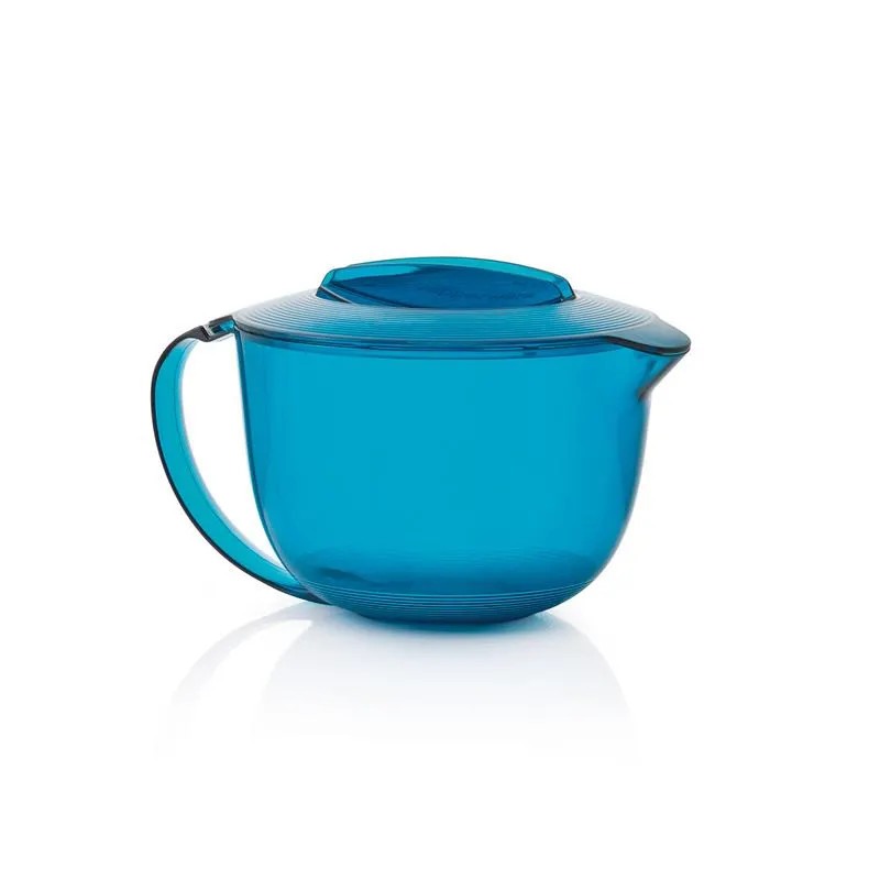 Jarra Microcook 1L La Jarra Microcook tiene una forma redondeada y un asa, lo que la hace más práctica para uso diario.